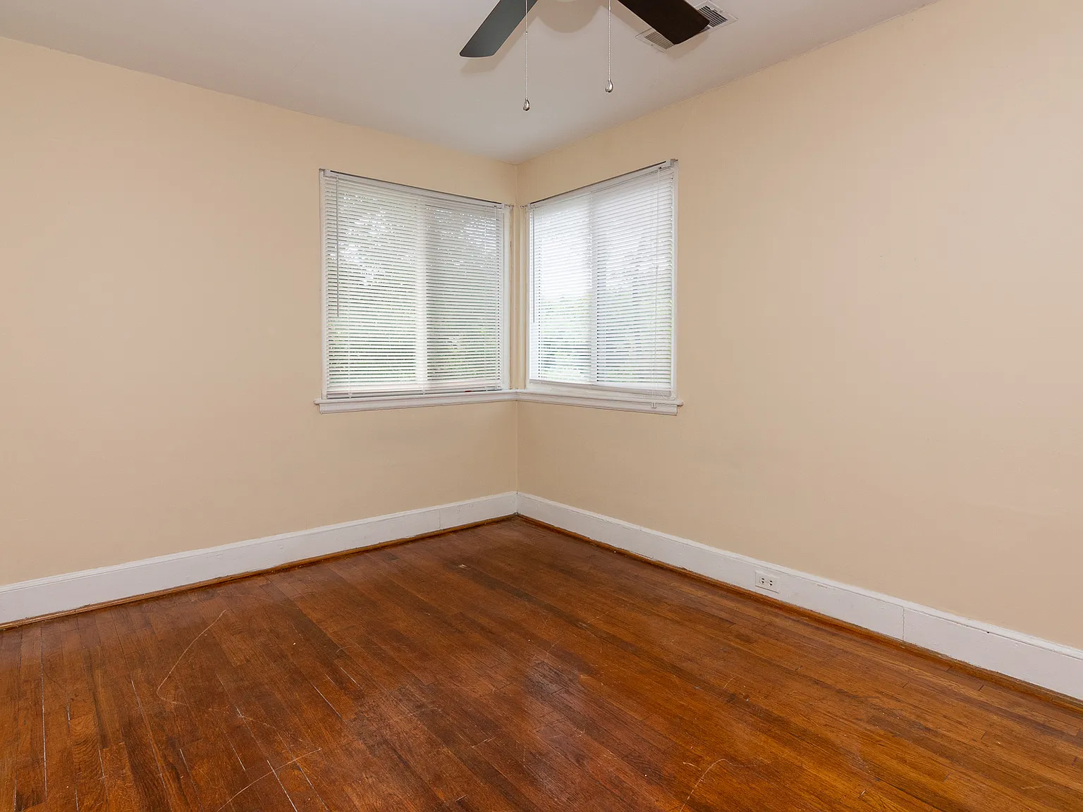 4 bed, 2000 sqft, $4,800 — Photo 3