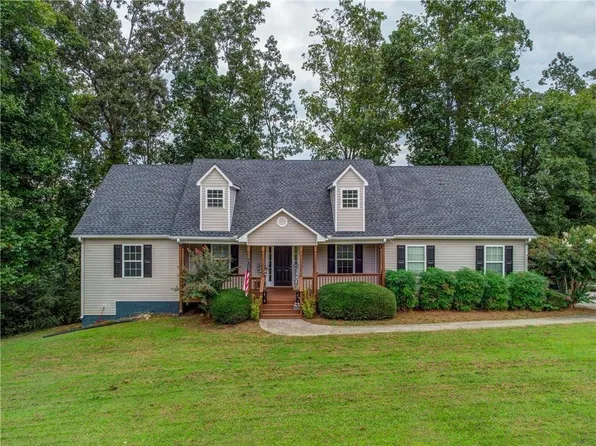 172 Laurel Dr NE, Calhoun, GA 30701