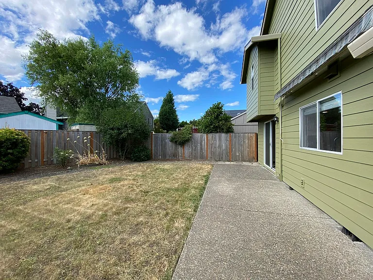 5835 NW Landing Dr — Photo 12