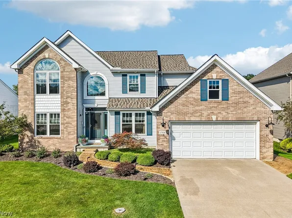 1704 W Ash Dr, Avon, OH 44011