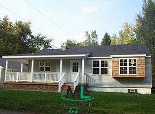 146 S Conklin Rd, Lake Orion, MI 48362