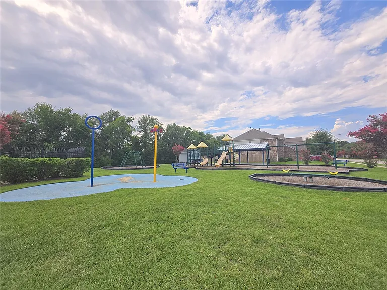1423 Stone Bluff Dr — Photo 31