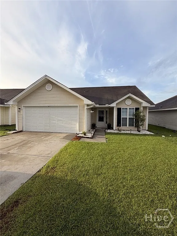 3 bed, 2.0 bath, 1679 sqft, $2,000 — Photo 1