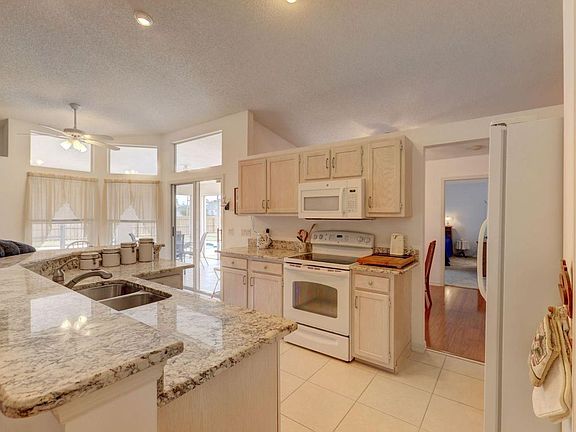 5th image of 5829 NW Dana Cir