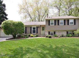 209 Thornhill Ct, Naperville, IL 60565