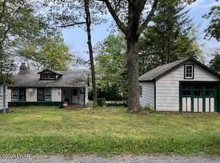 113 Lake Minisink Rd E, Dingmans Ferry, PA 18328