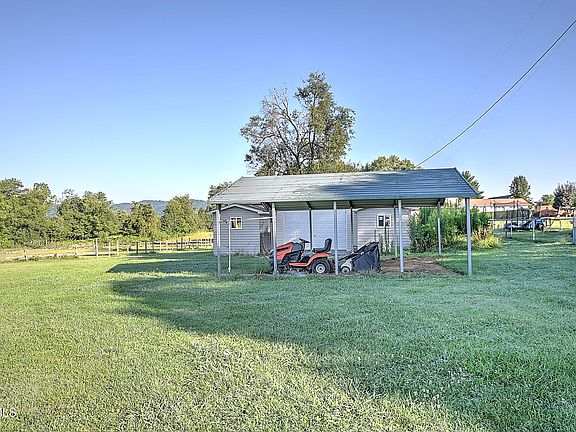5th image of 148 Lovelace Dr