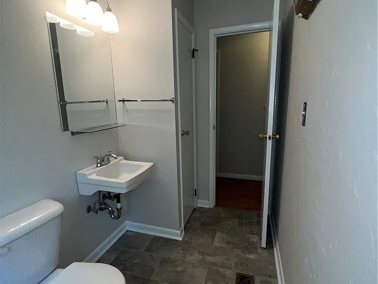 2904 Collingwood St — Photo 13