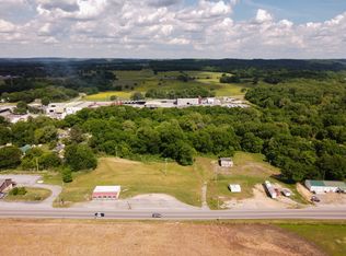 719 S Main St, Mount Pleasant, TN 38474