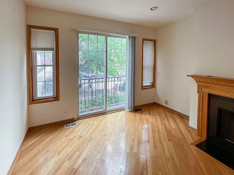 2710 N Wayne Ave — Photo 6