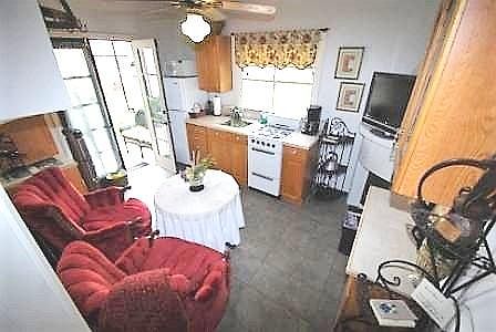 Kitchen & Dining area