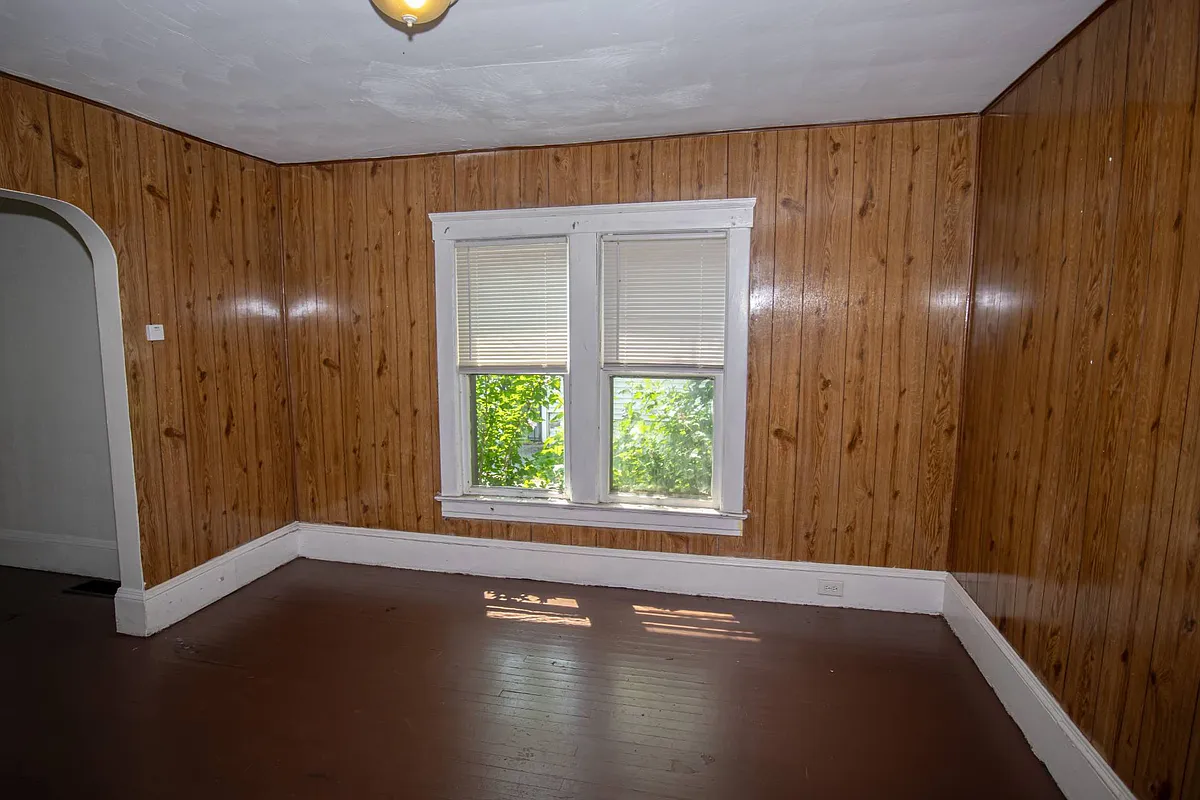 Building Photo - 1290 E 188th St