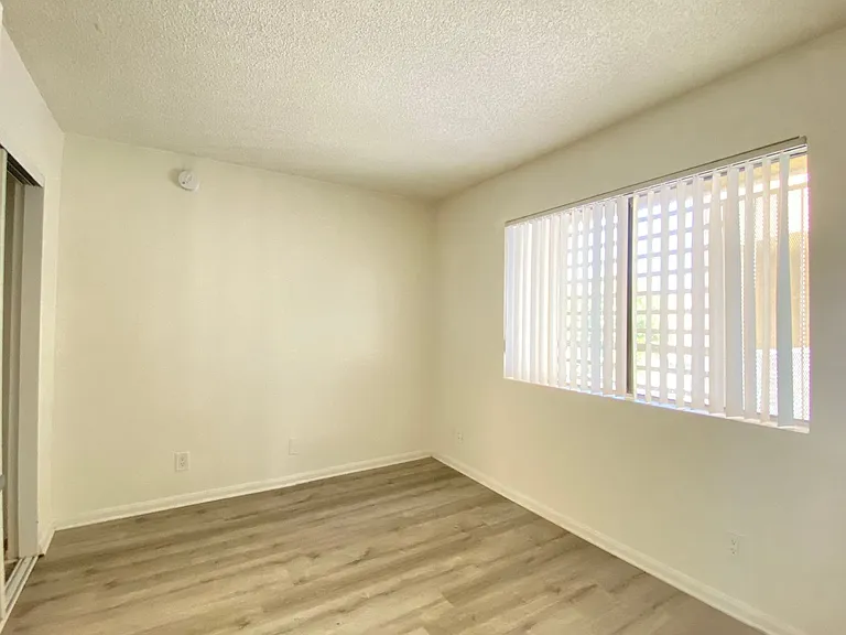 2724 Abbot Kinney Blvd. — Photo 35
