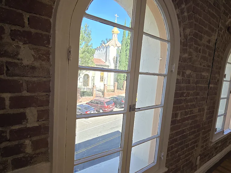 DE MILLE MANOR — Photo 31