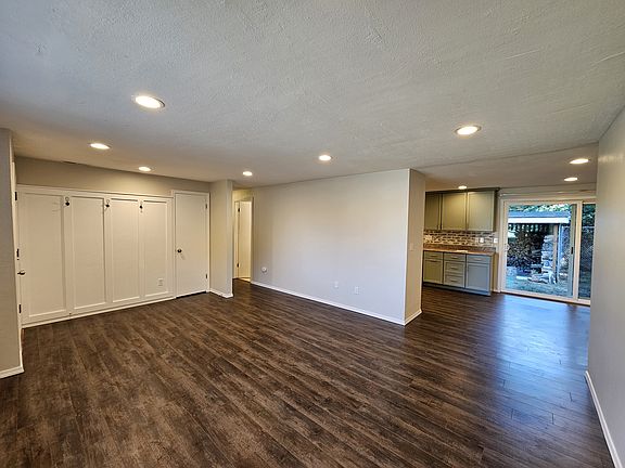 Great open floor plan!