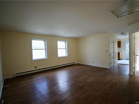 3rd image of 85 Timber Hill Ln