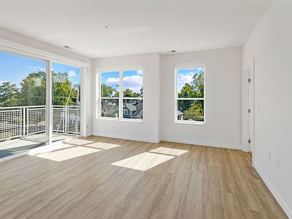 5th image of 5945 6th Ave #411