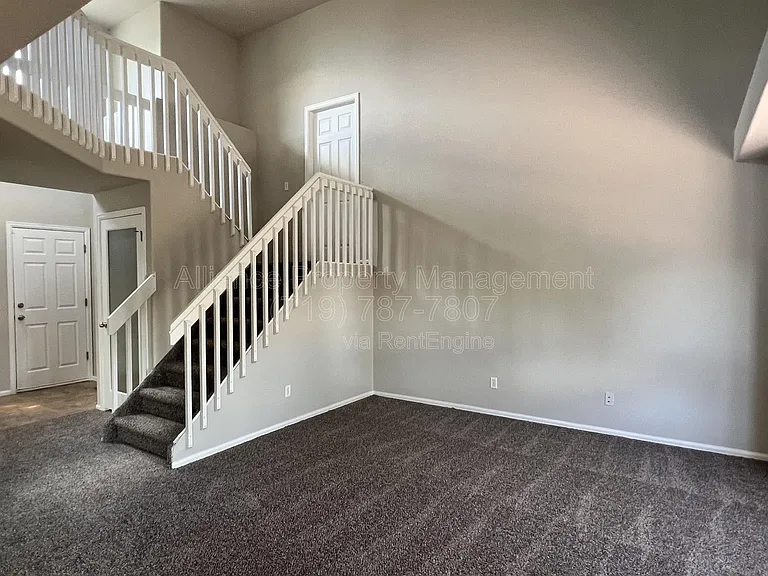 5671 Vermillion Bluffs Dr — Photo 5