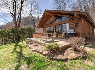 1171 Red Maple Dr, Waynesville, NC 28785