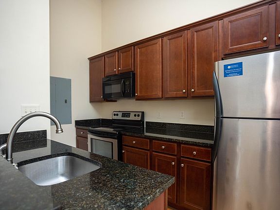 5th image of 323 W Broad St APT 1/4