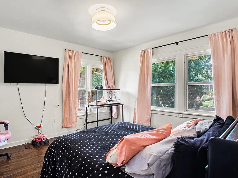 1154 E Chippewa Dr SE — Photo 8