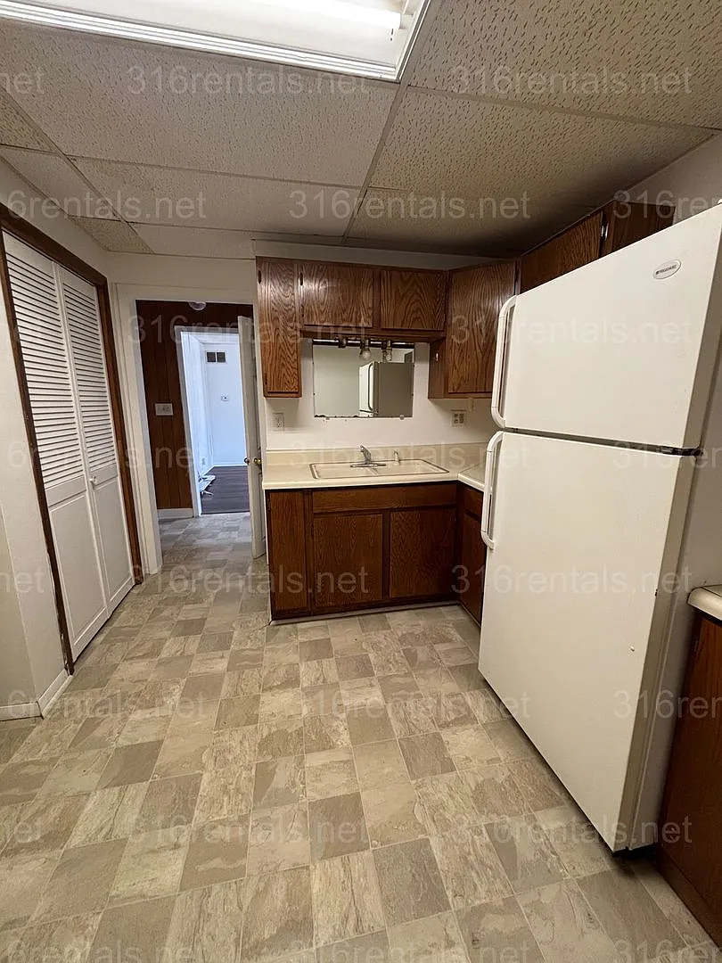 Pine & Gordy Apartments — Photo 3