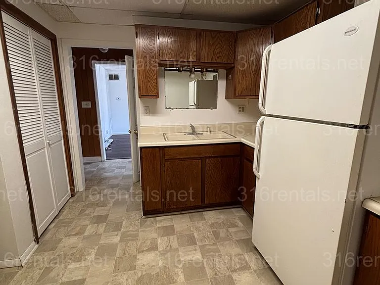 Pine & Gordy Apartments — Photo 3