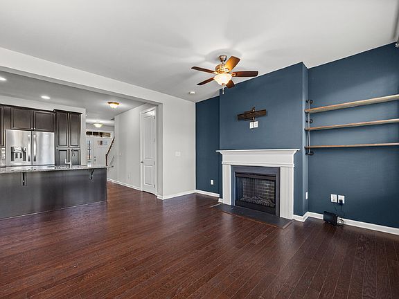 5th image of 827 Ayrshire Ave