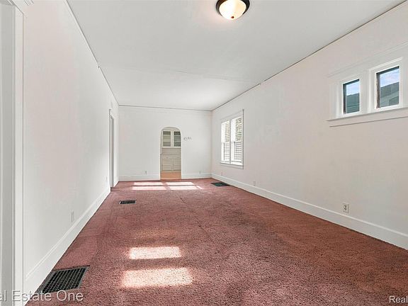 5th image of 36 W Broadway St