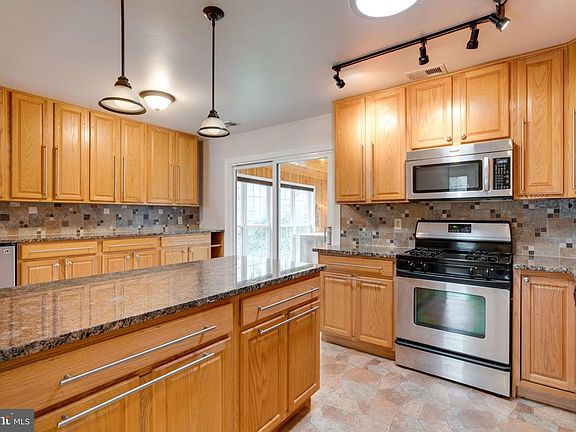4th image of 4103 Gardensen Dr