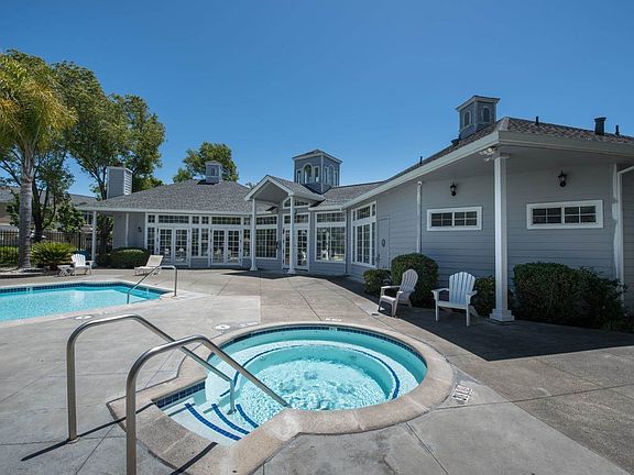 2nd image of 634 Laurel Grove Cir