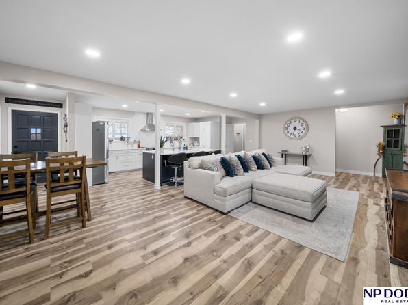 3460 N Ridge Road Dr, Fremont, NE 68025