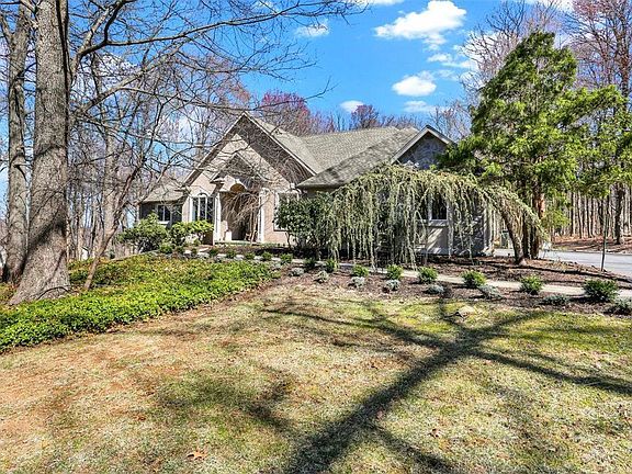 3rd image of 12 Vista Ct