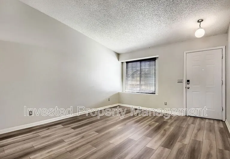 4849 N Foxtail Dr — Photo 4