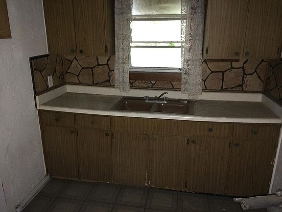 3rd image of 3114 Marlin Ave