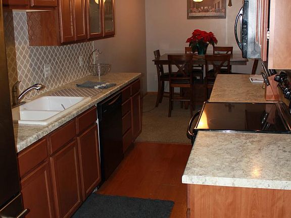 Kitchen/ Dining