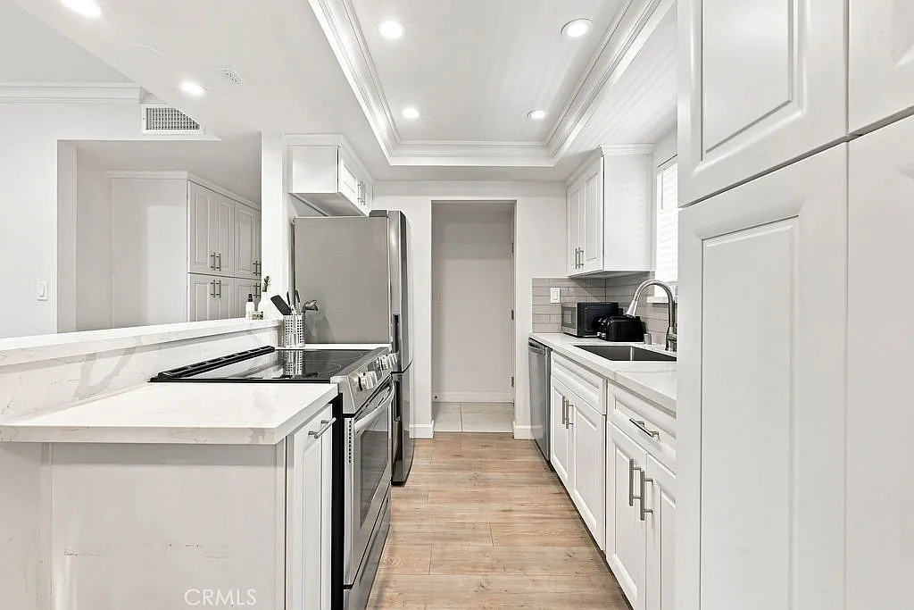 1 bed, 708 sqft, $2,595 — Photo 4