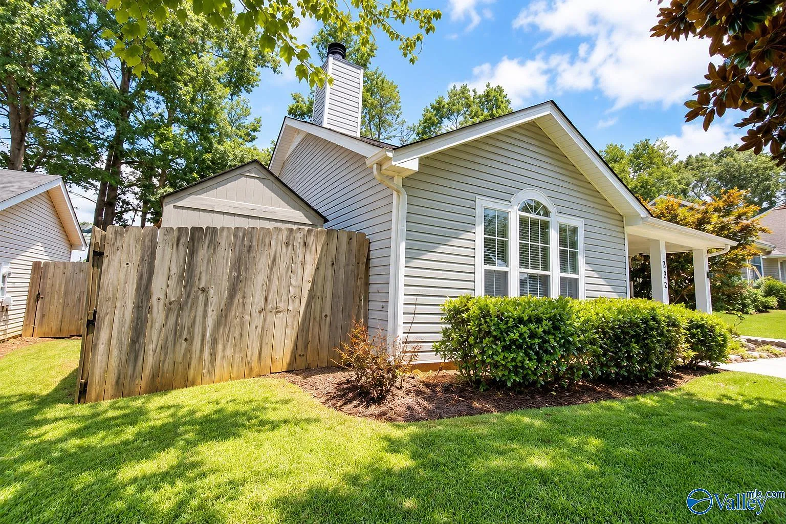 3 bed, 2.0 bath, 1230 sqft, $1,500 — Photo 4