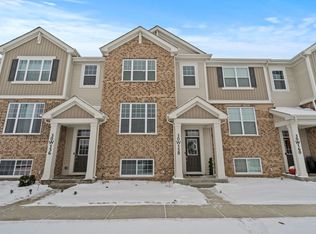 30W158 Wheeler Cir, Naperville, IL 60563