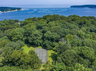 155 Cove Neck Rd, Oyster Bay, NY 11771