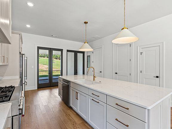 4th image of 501 Hemingway Ln