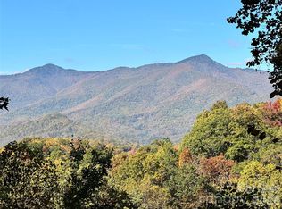394 Hickory Dr, Waynesville, NC 28786
