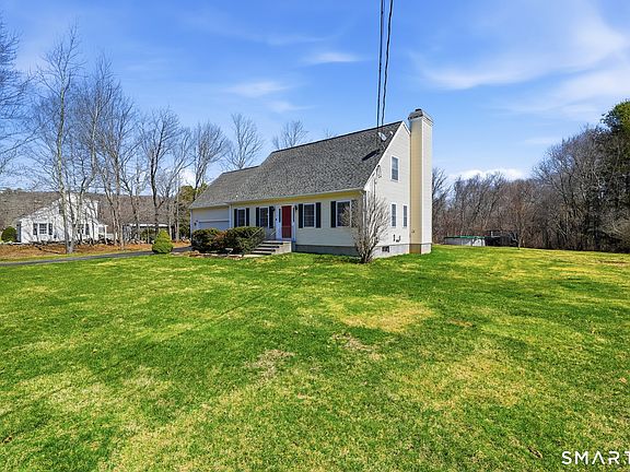 3rd image of 11 Wawecus Hill Road