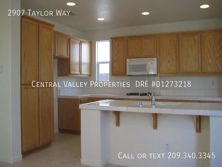 2907 Taylor Way — Photo 4