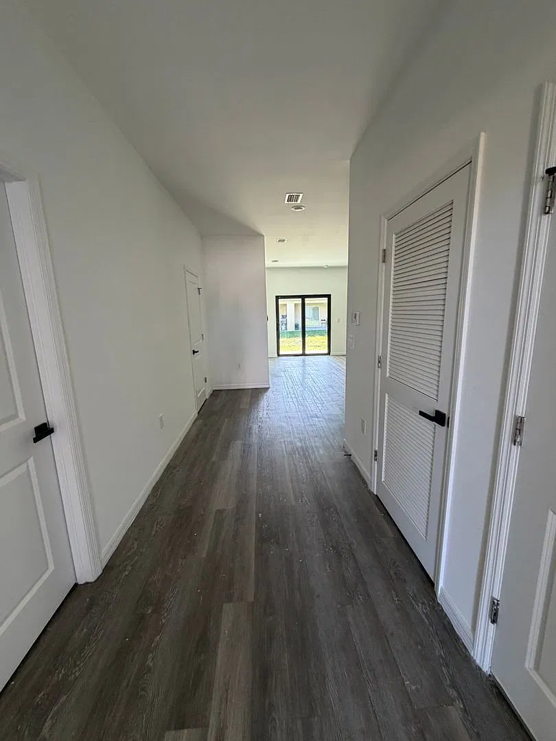 3 bed, 2.0 bath, $1,595 — Photo 2