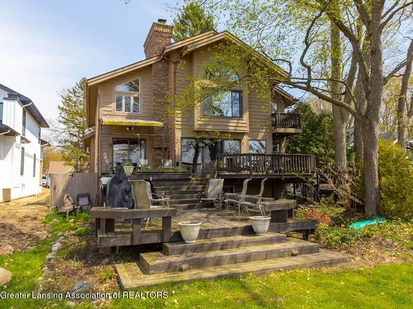 6097 E Lake Dr, Haslett, MI 48840