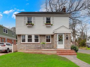 31 Carol Street, Lynbrook, NY