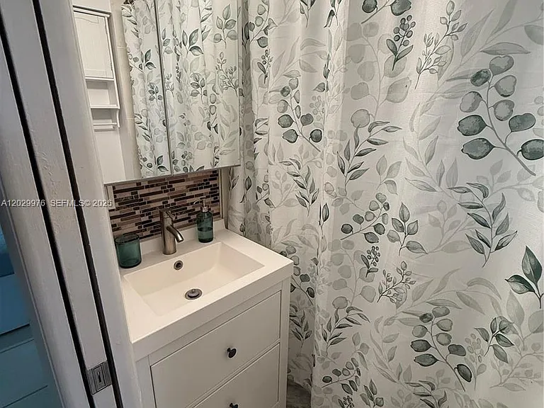 601 Michigan Ave #3 — Photo 6