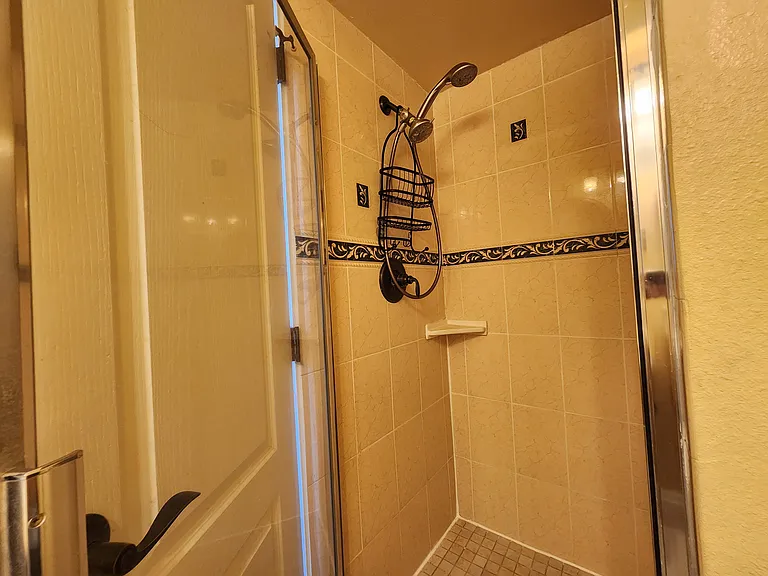 620 W Doran St #7 — Photo 17