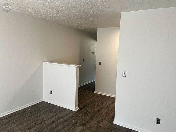 2nd image of 821-829 E Shiawassee St #829-09